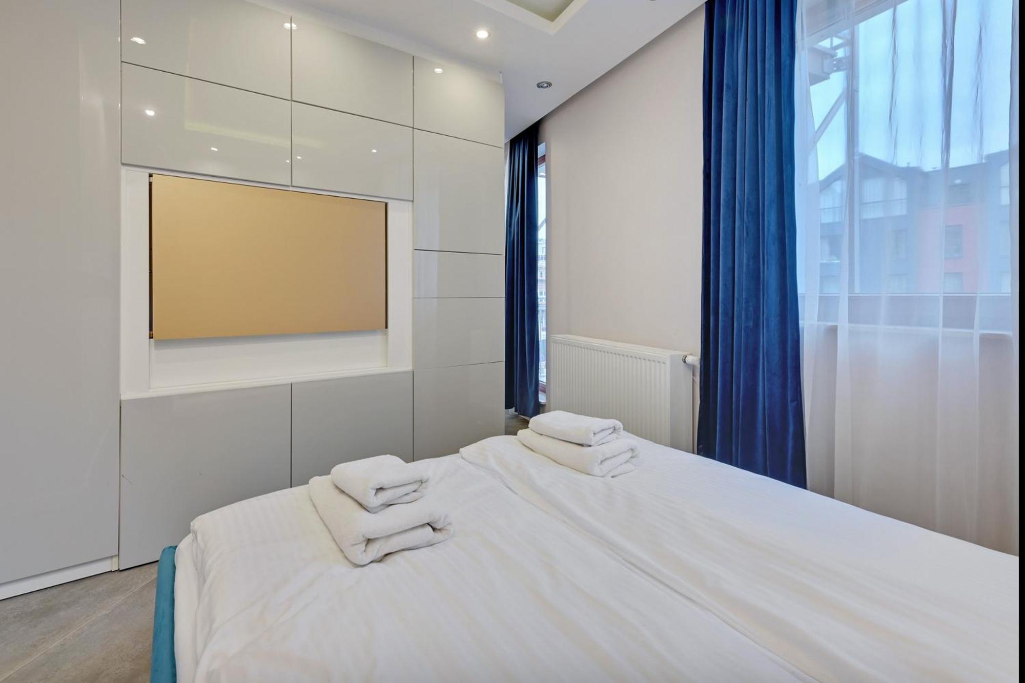 Flatbook - City Center Spa Apartments Waterlane Island Danzica Esterno foto